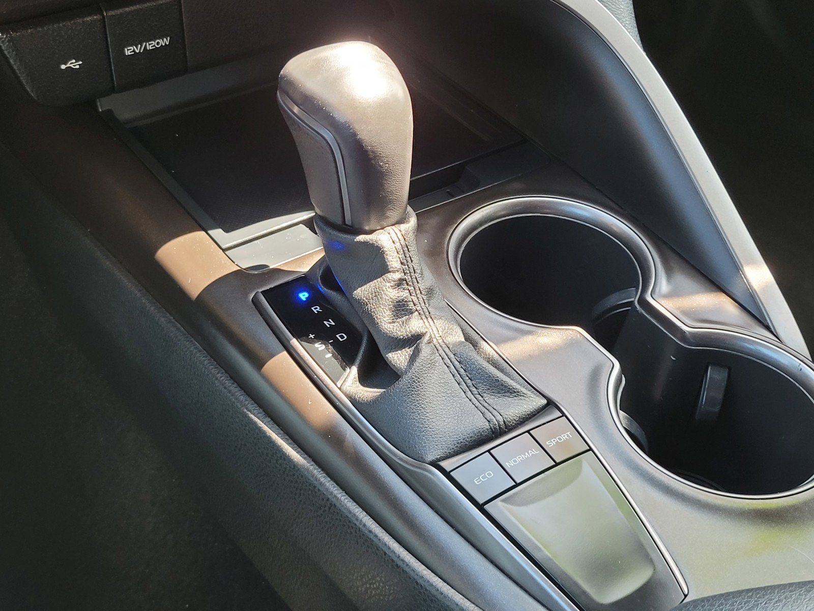 Used 2022  Toyota  image 21