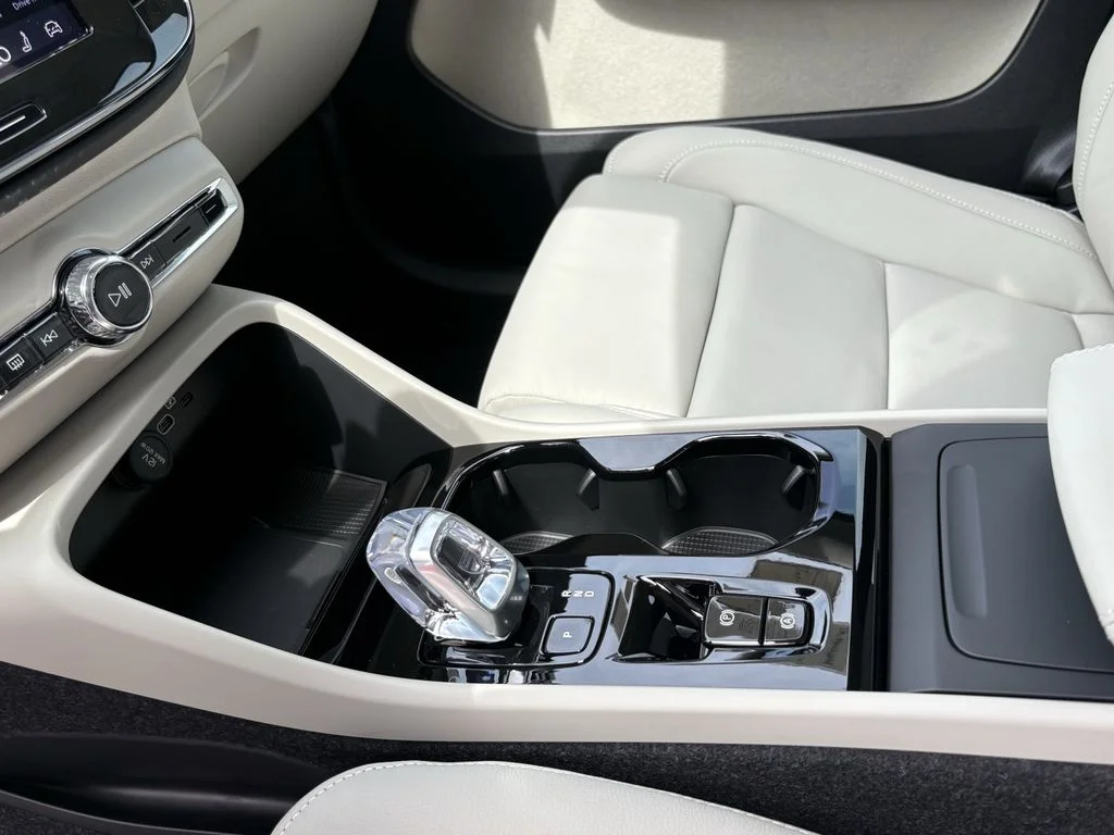 New 2026 Vapour Grey Volvo Plus image 22