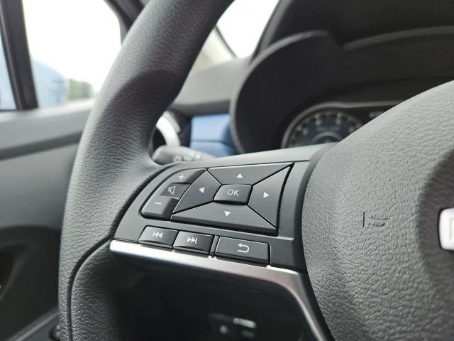 2025 Nissan Versa Sedan SV - Photo 32