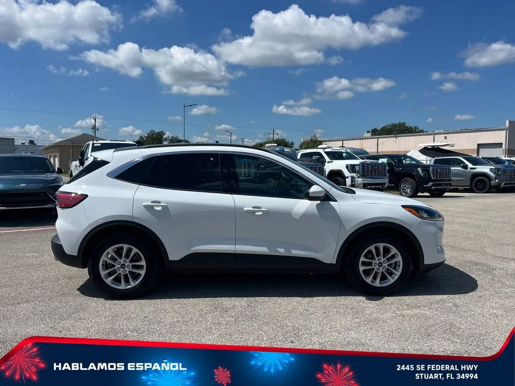 Used 2020 White Ford SE image 4