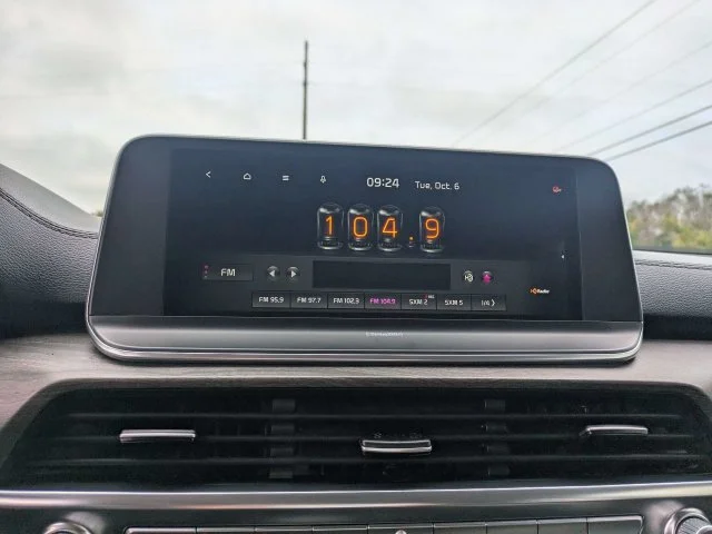 Used 2022 Black Kia EX image 19