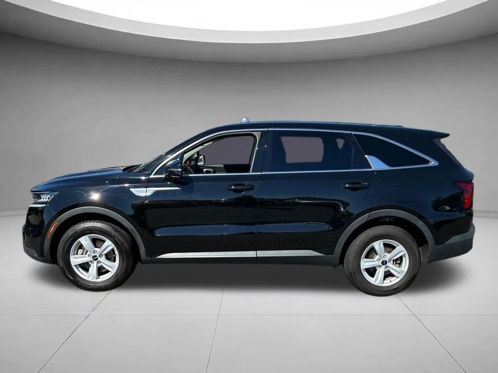 Used 2022 Ebony Black Kia LX image 8