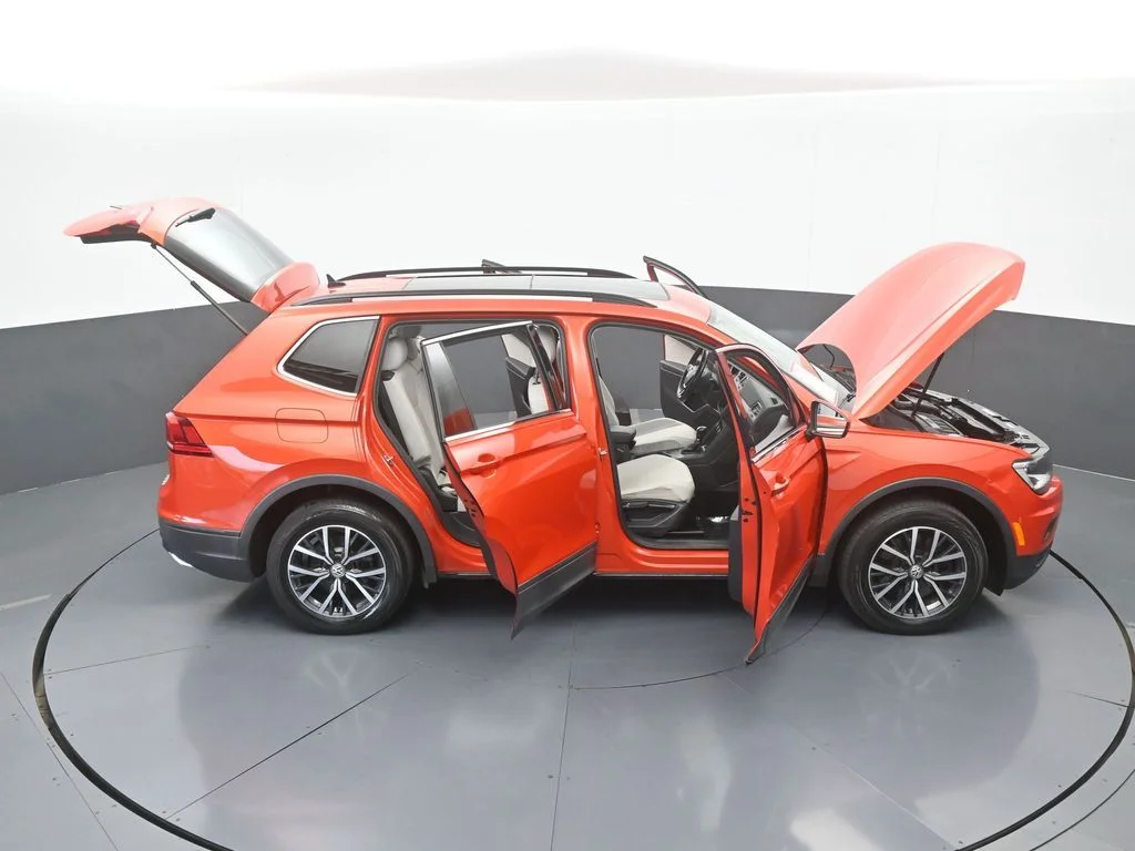 Used 2019 Orange Metallic Volkswagen 2.0T SE image 62
