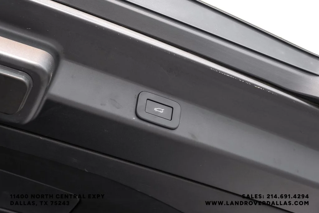 Used 2023 Fuji White Land Rover SE image 63