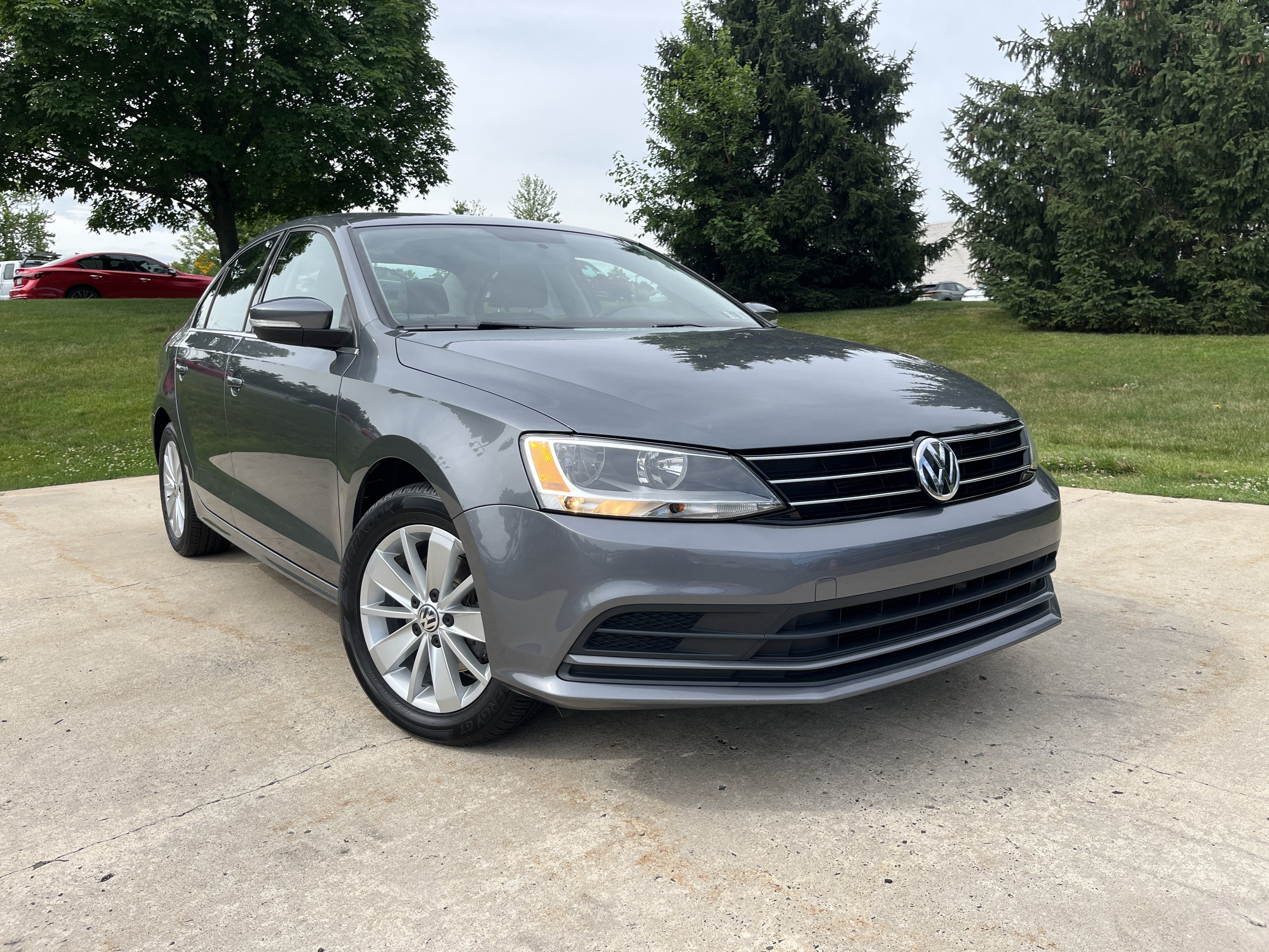 Used 2016 Gray Volkswagen 1.4T SE image 2