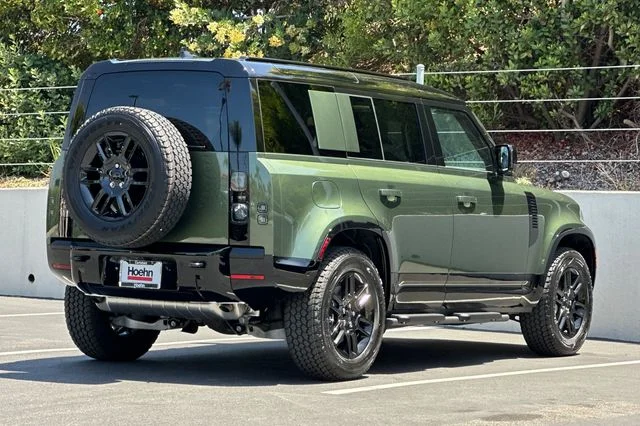 New 2026 Woolstone Green Land Rover X-Dynamic SE image 5