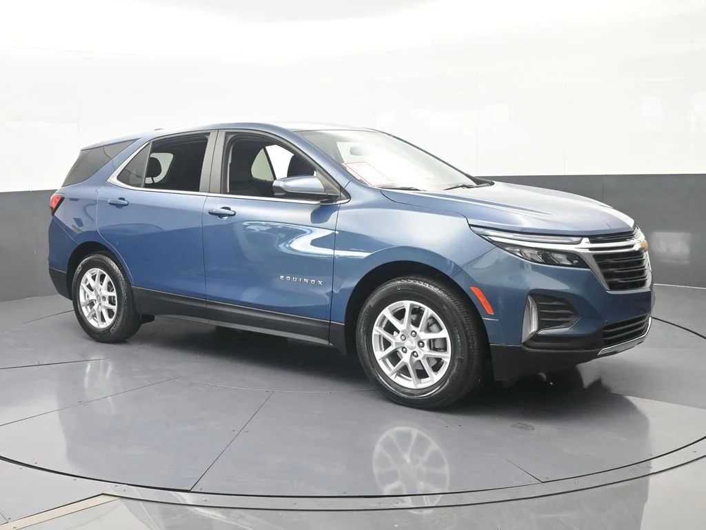Used 2024 Lakeshore Blue Metallic Chevrolet LT image 7