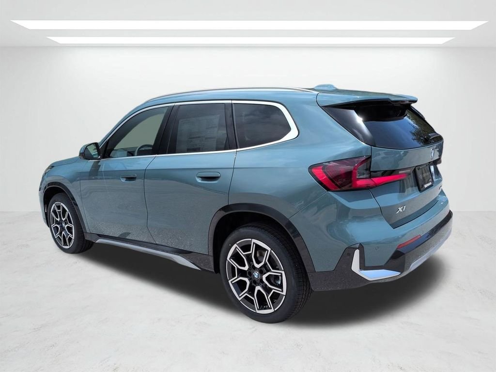 New 2026 Green Metallic BMW xDrive28i image 6