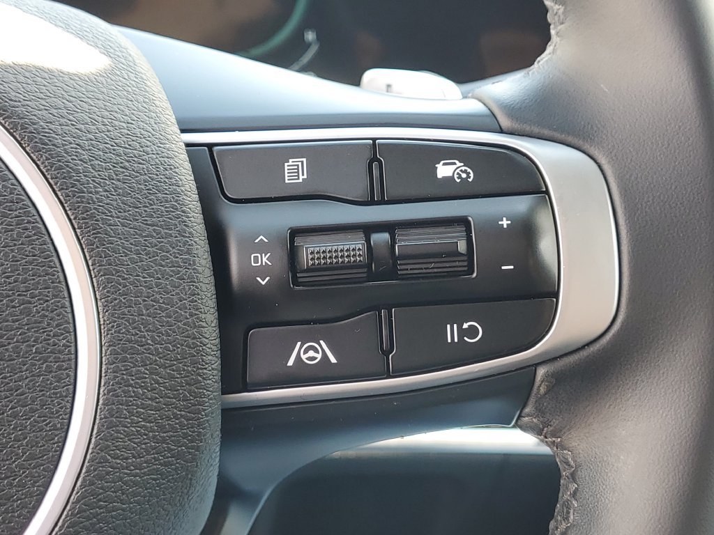 Used 2024 White Kia EX image 20