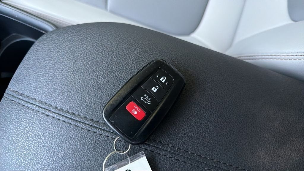Used 2022 Silver Toyota XLE Premium image 41