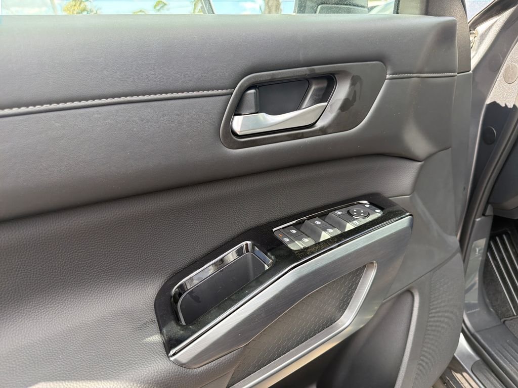 New 2026 Nissan Pathfinder SL 4D Sport Utility