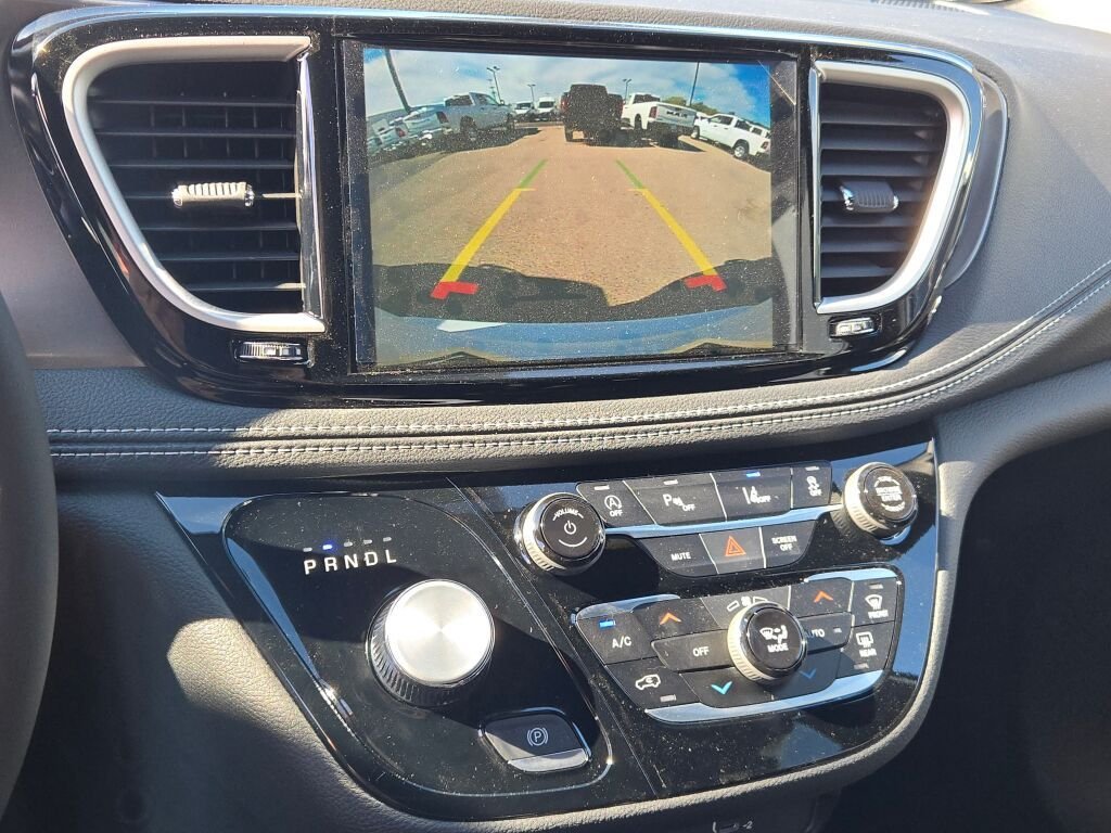 2026 Chrysler Pacifica Select - Photo 21