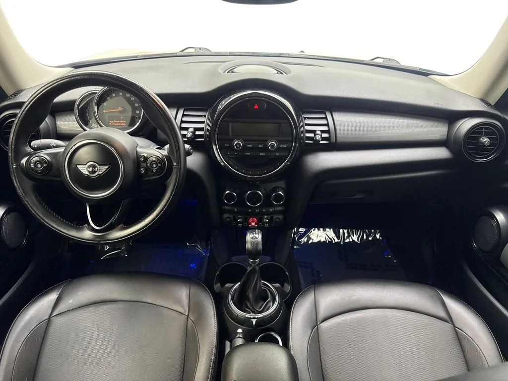 Used 2016 White MINI Base image 46