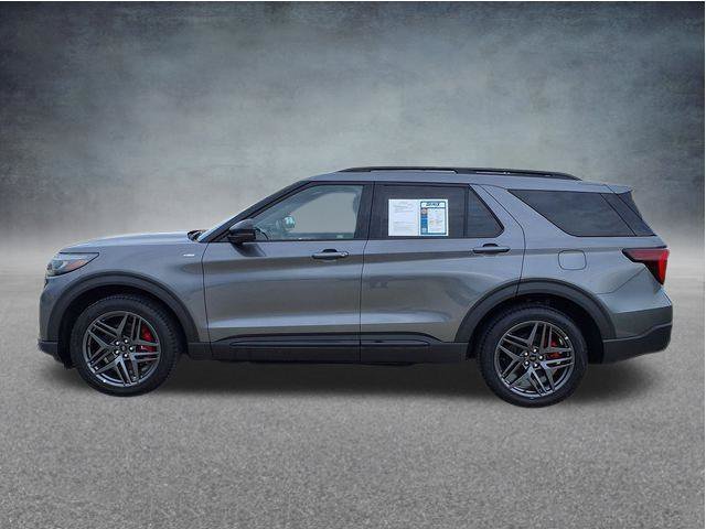 Used 2025 Gray Ford ST-Line image 4