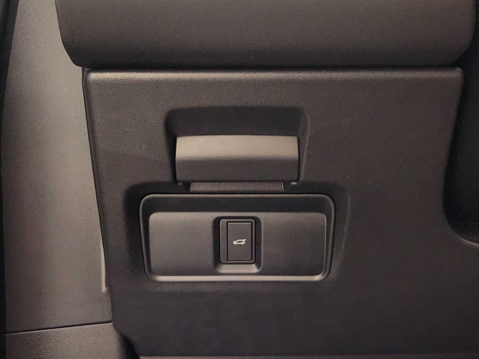New 2026 Fuji White Land Rover Core S image 21
