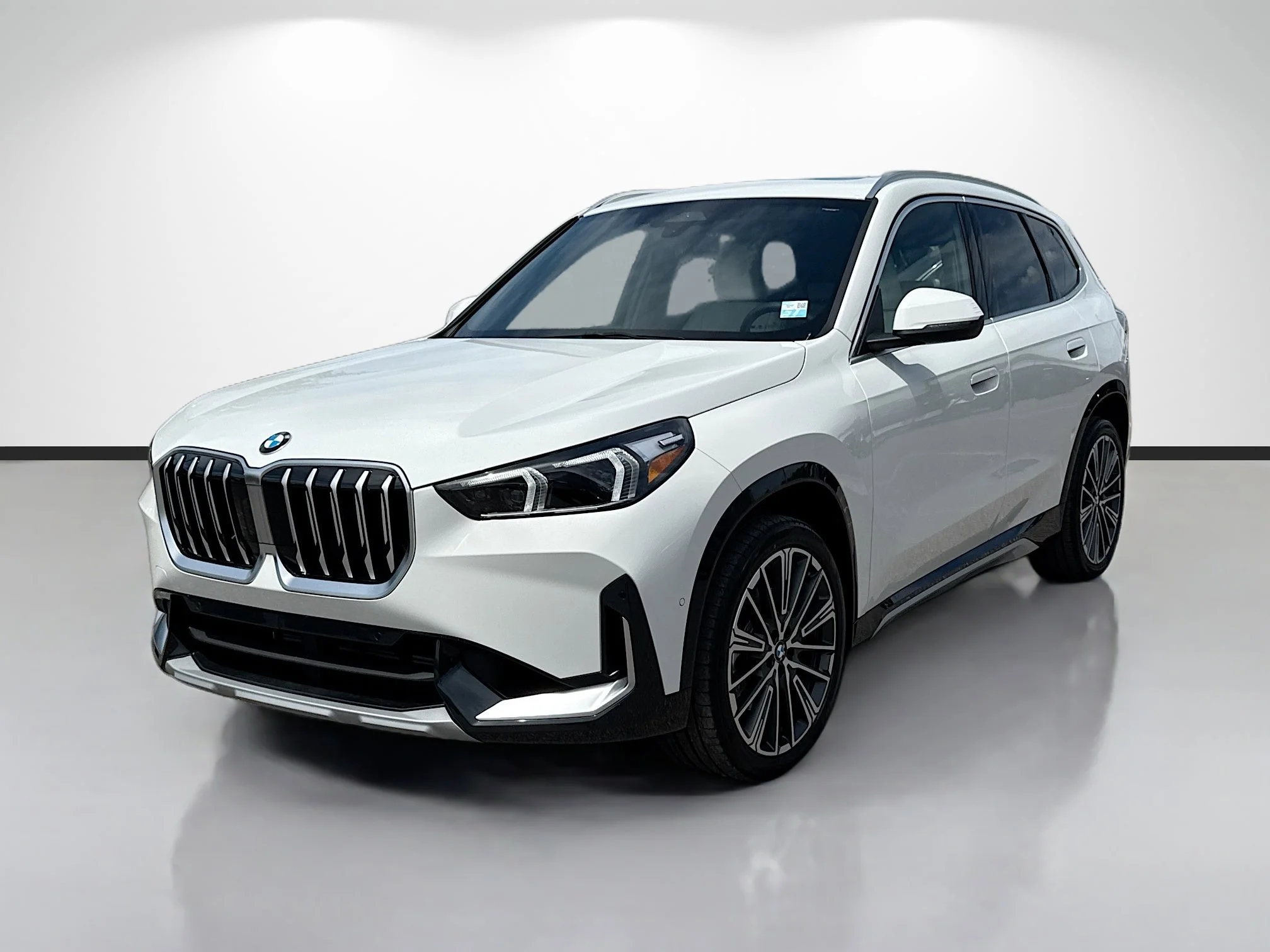 New 2026 Alpine White BMW xDrive28i image 7