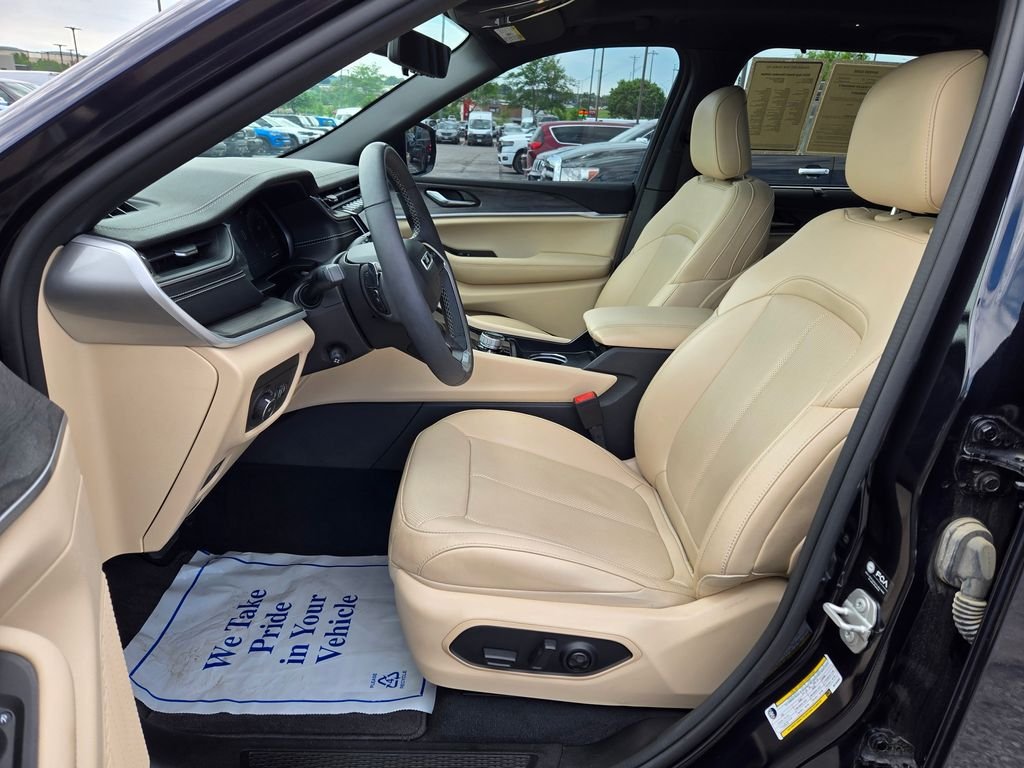 Used 2024 Black Jeep Limited image 17