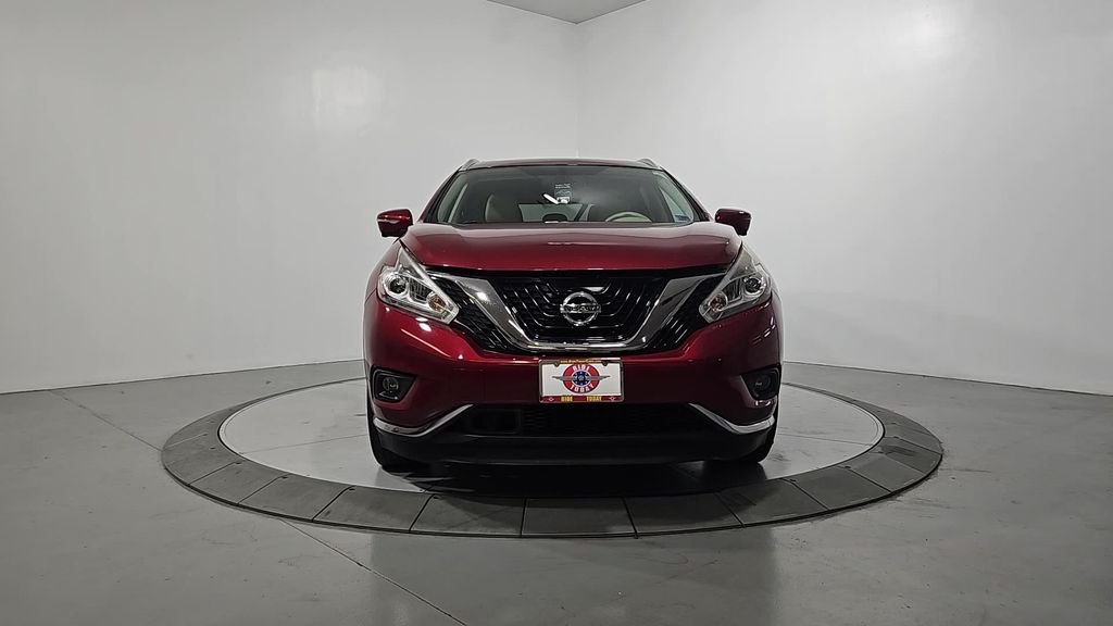 Used 2018 Red Nissan Platinum image 9