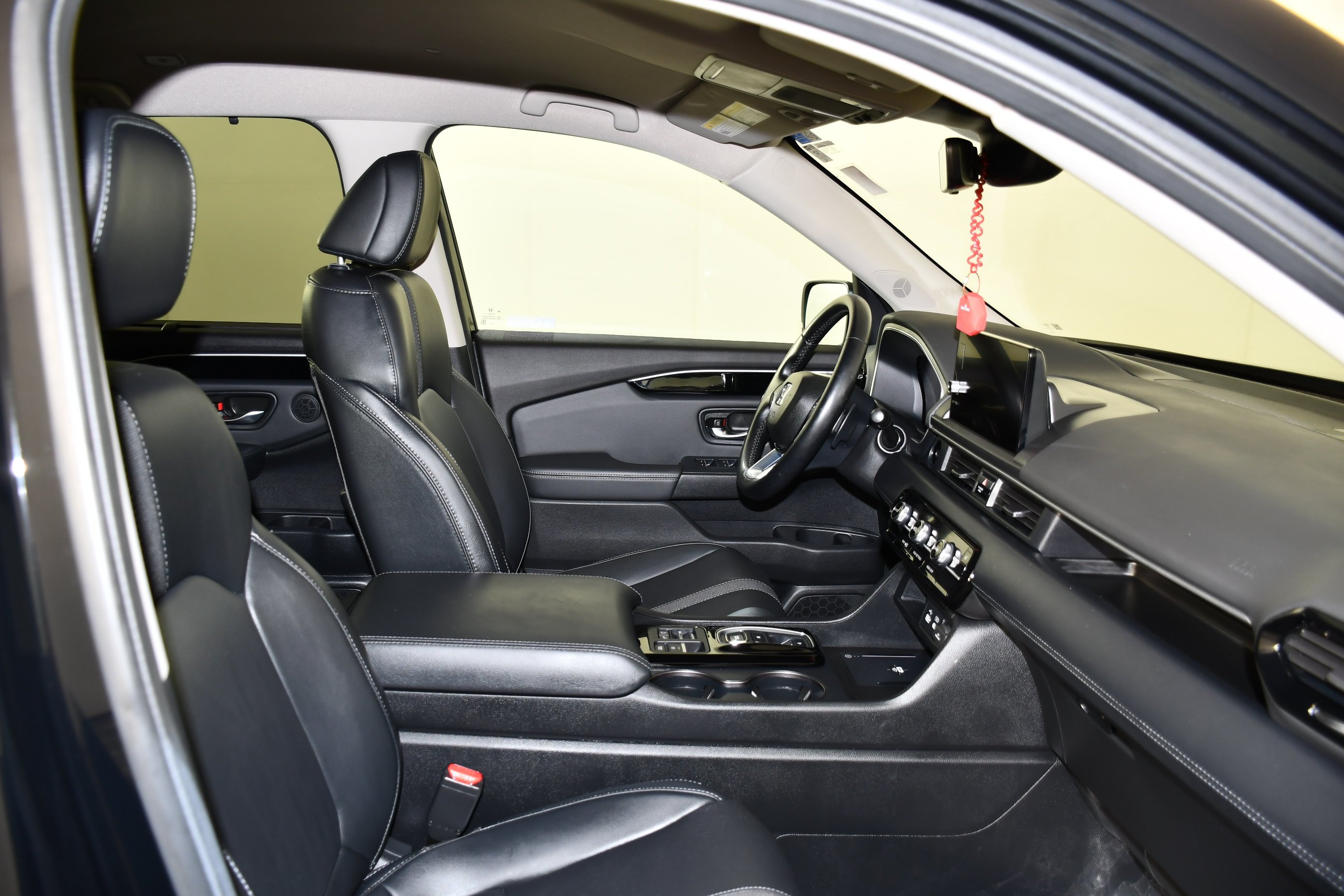 Used 2024 Crystal Black Pearl Honda EX-L 8 Passenger image 31
