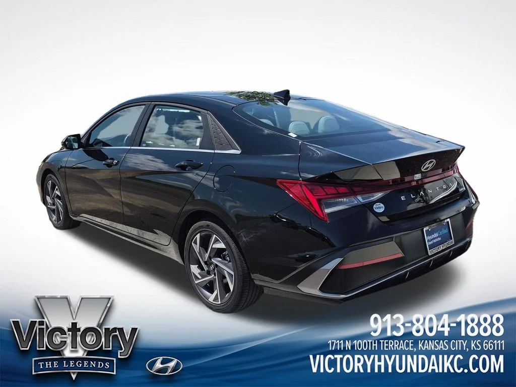 Certified Used 2025 Black Hyundai Limited image 3