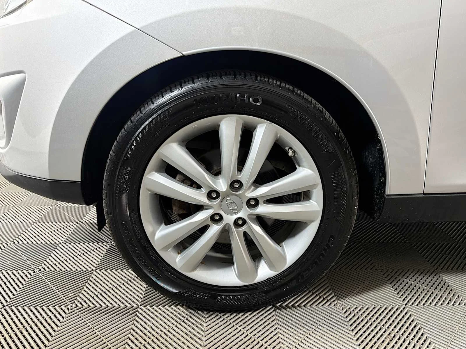 Used 2012 Diamond Silver Hyundai Limited PZEV image 25