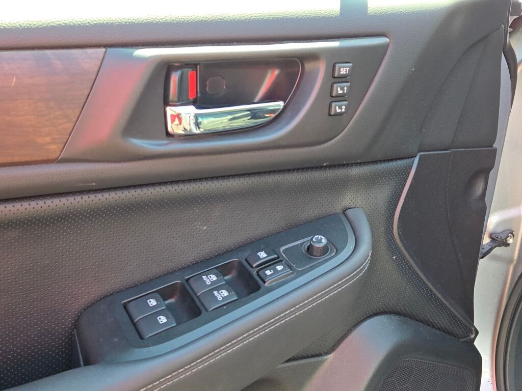 Used 2016 Silver Subaru 2.5i image 20