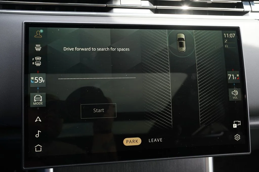 New 2026 Santorini Black Land Rover SE image 22