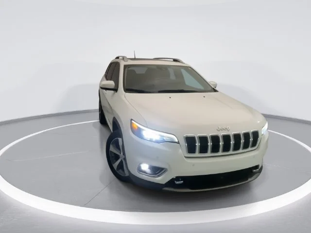 Used 2021 White Jeep Limited image 4