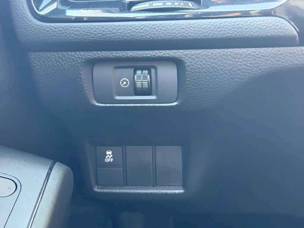 Used 2025  Honda Sport image 19