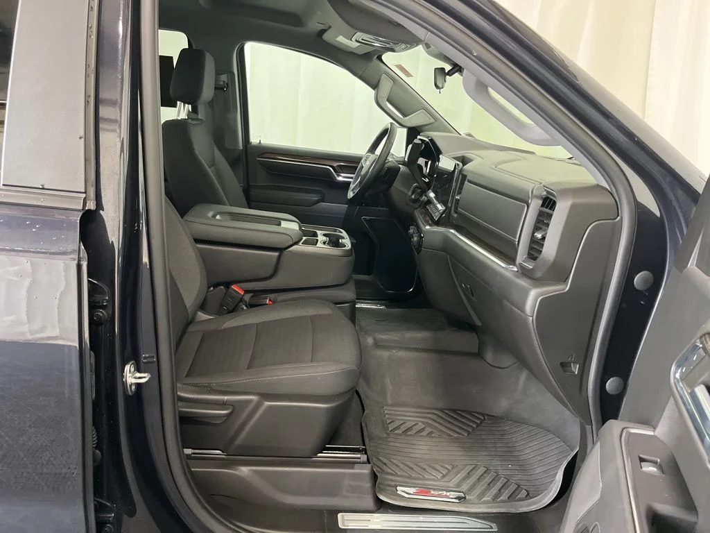 Used 2023 Ash Chevrolet LT image 18