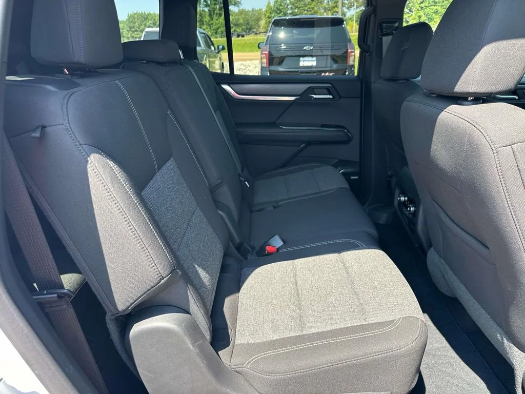 Used 2025 White GMC Elevation image 14