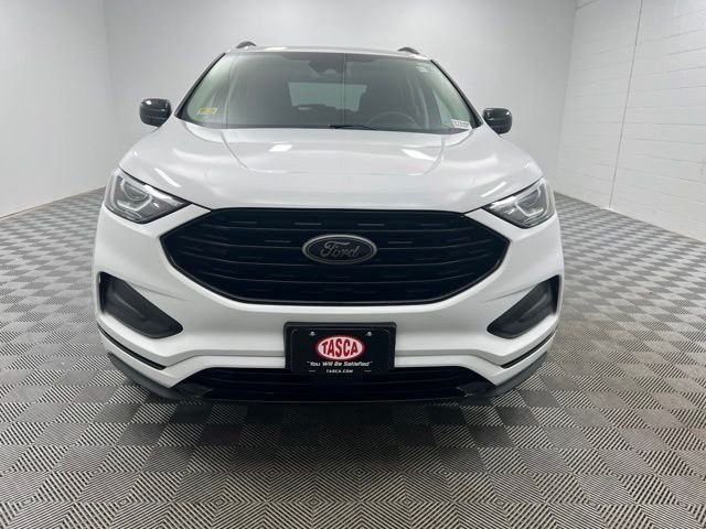 Used 2022 Oxford White Ford SE image 3