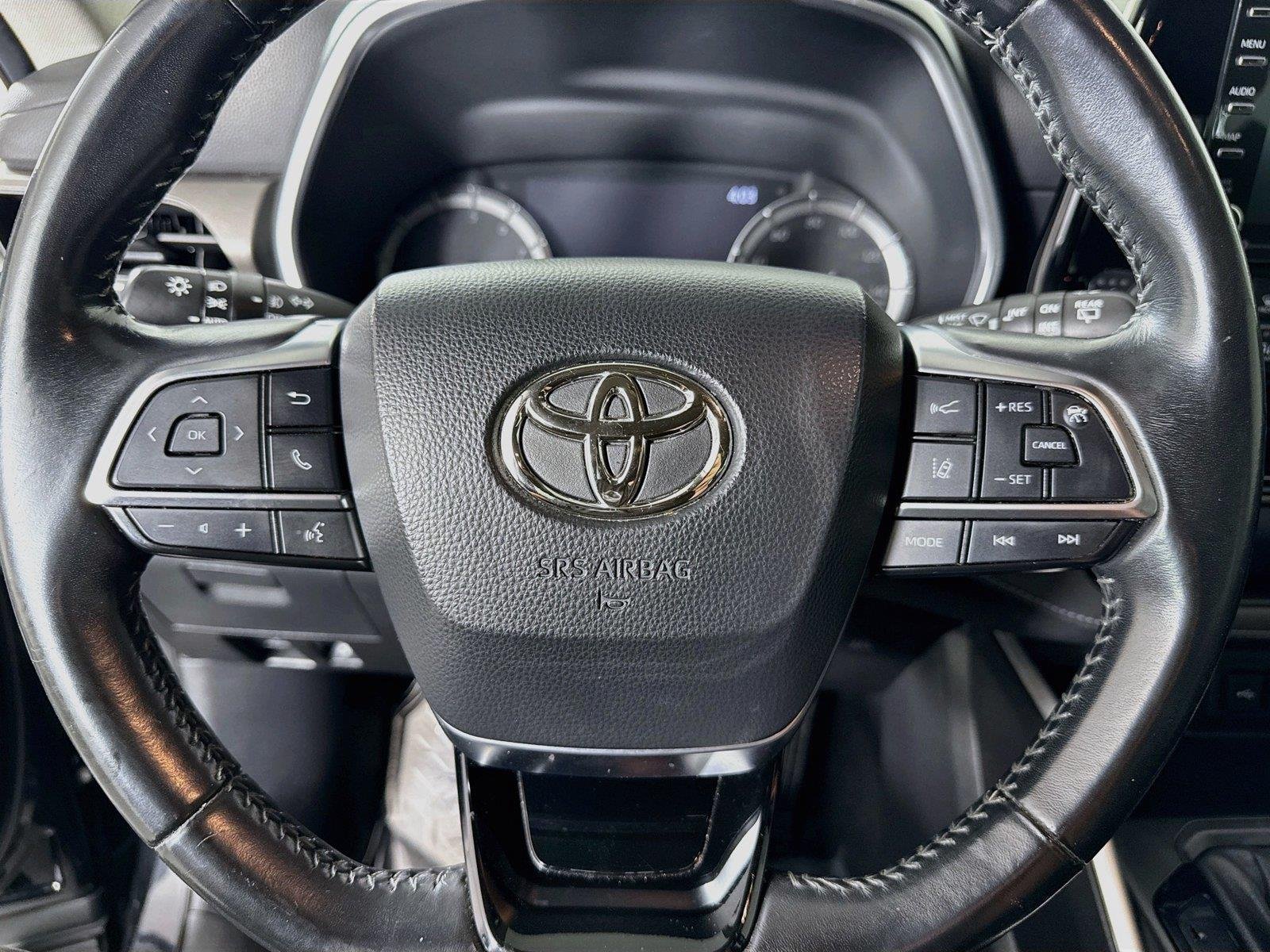 Used 2021 Midnight Black Metallic Toyota XLE image 16