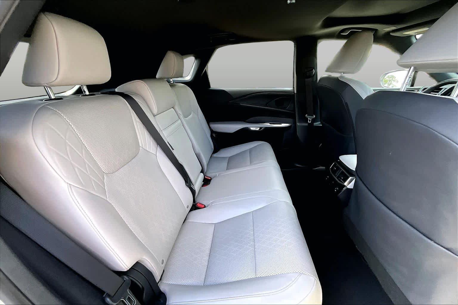 Used 2025 Eminent White Pearl Lexus Premium Plus image 20