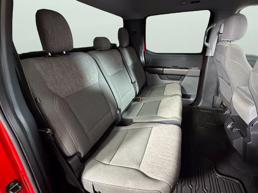 Used 2021  Ford XL image 30