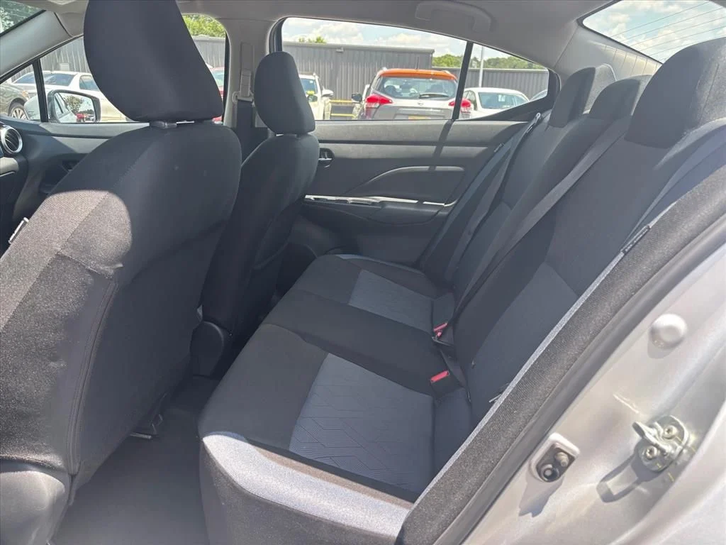 Used 2025 Silver Nissan 1.6 SV image 12