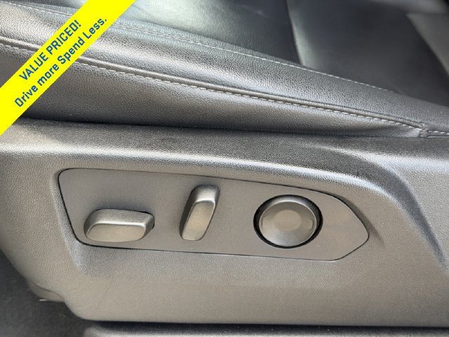 Used 2024 Summit White Chevrolet LT image 24