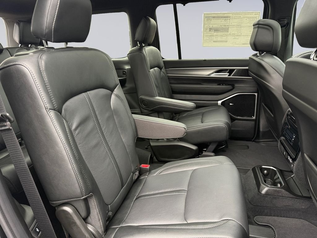 New 2026 High Gloss Black Exterior Paint Jeep Limited Reserve image 18