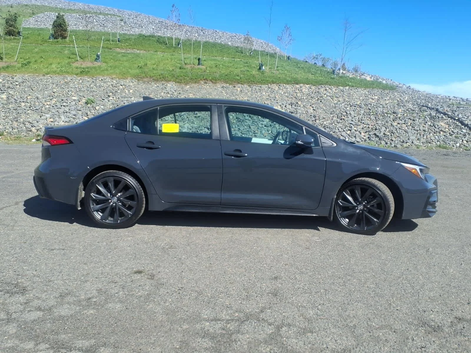 Used 2025 Underground Toyota SE image 4
