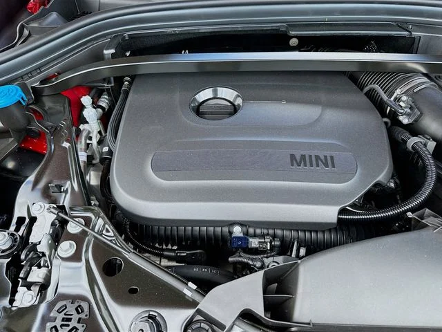 New 2027 Red MINI Signature Plus image 21