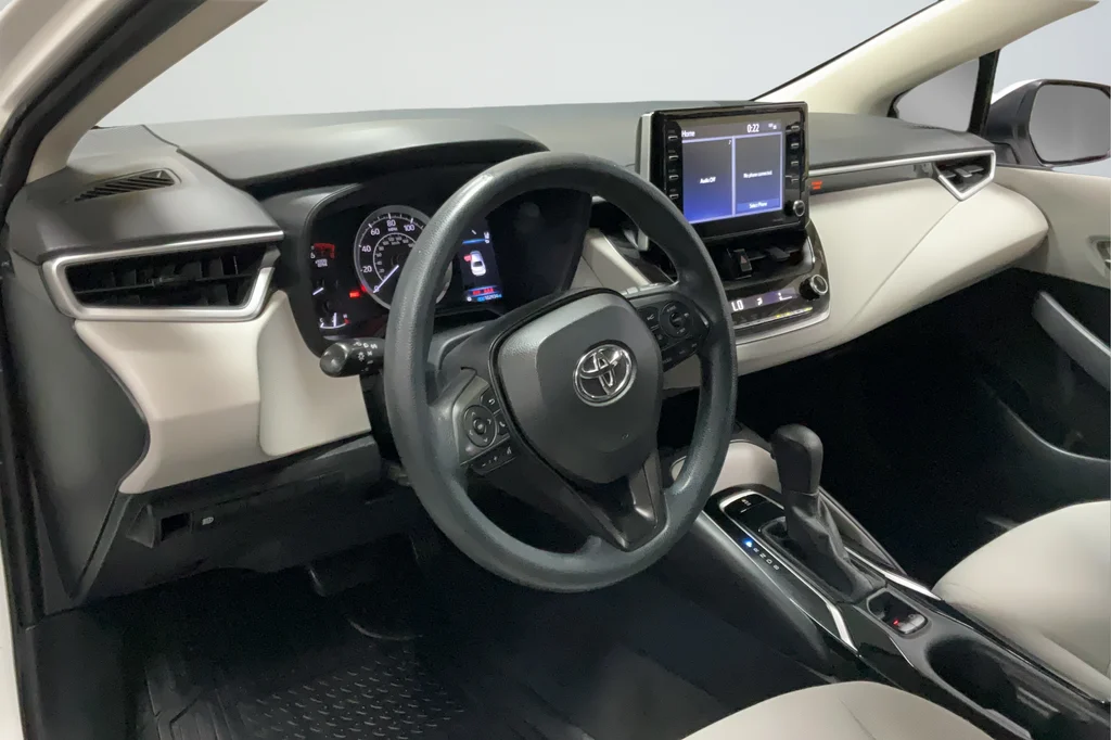 Used 2021 White Toyota LE image 25