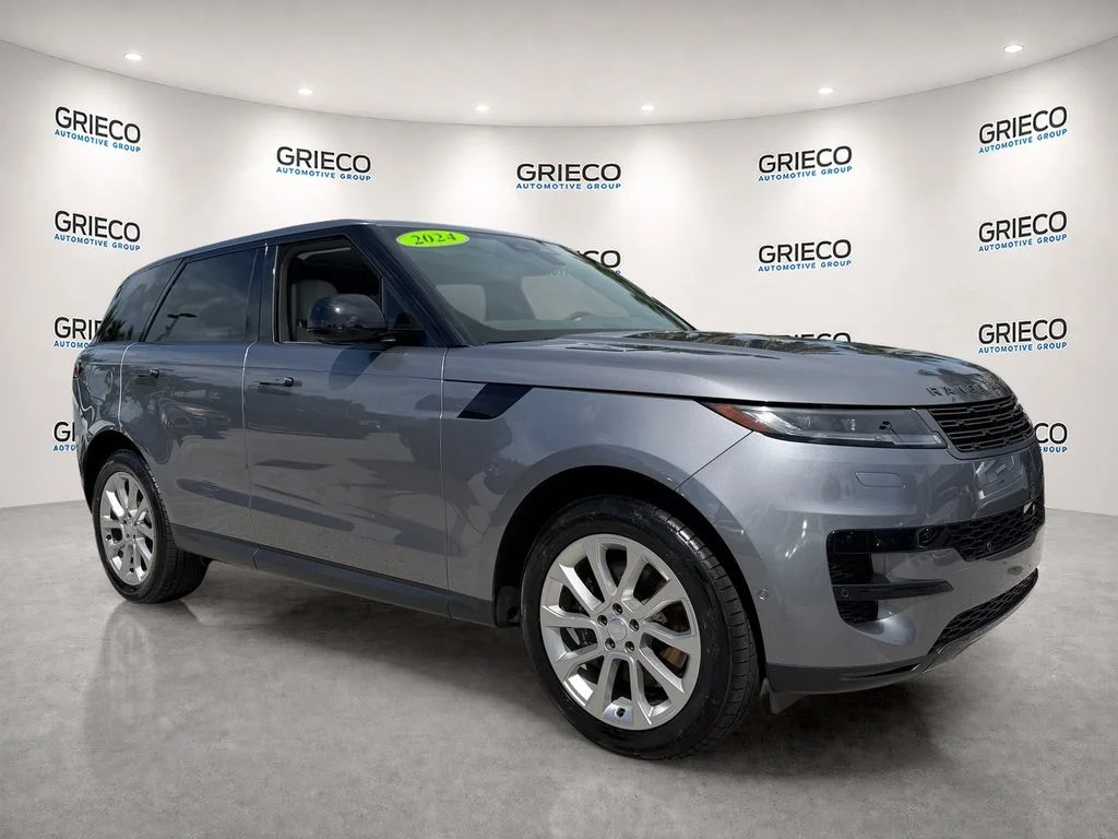Used 2024  Land Rover SE image 1