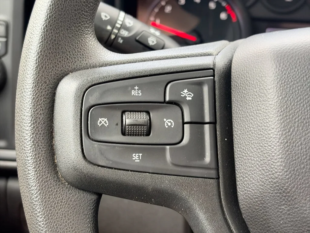 Used 2022 Black Chevrolet Custom image 21