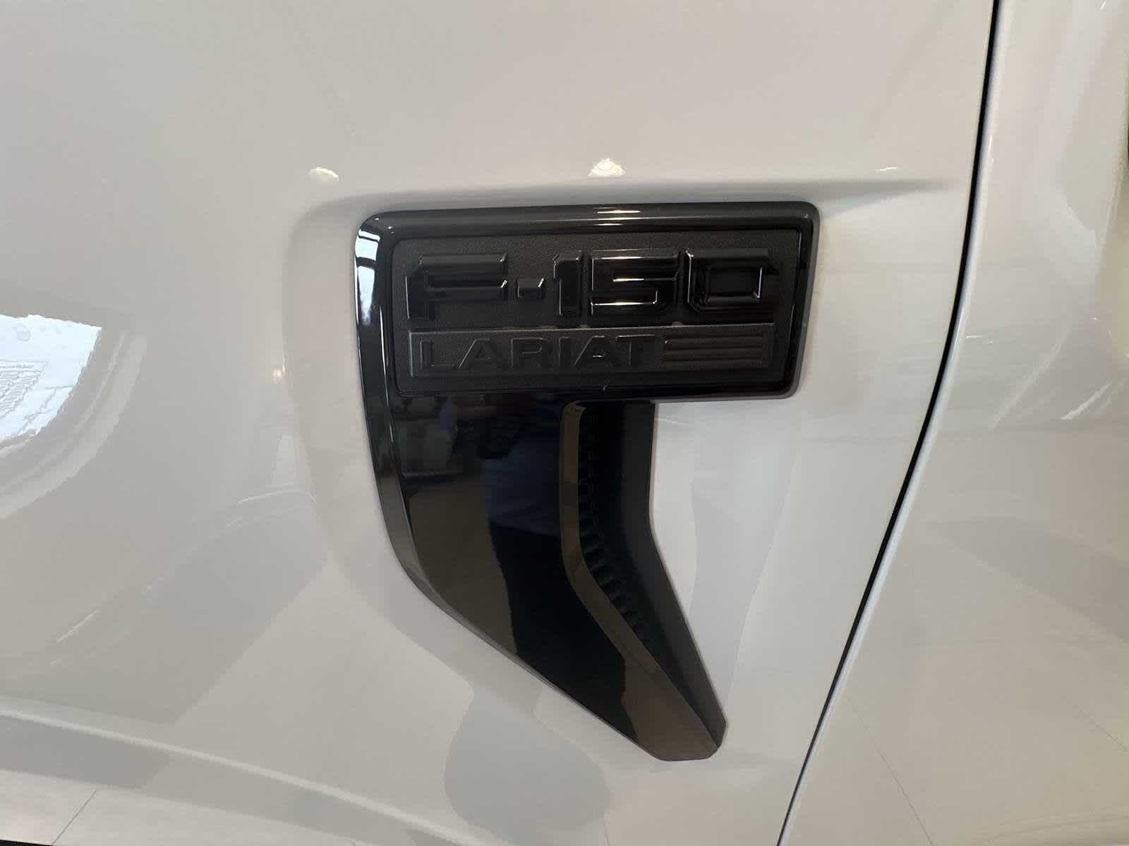 Used 2023 Oxford White Ford LARIAT image 36