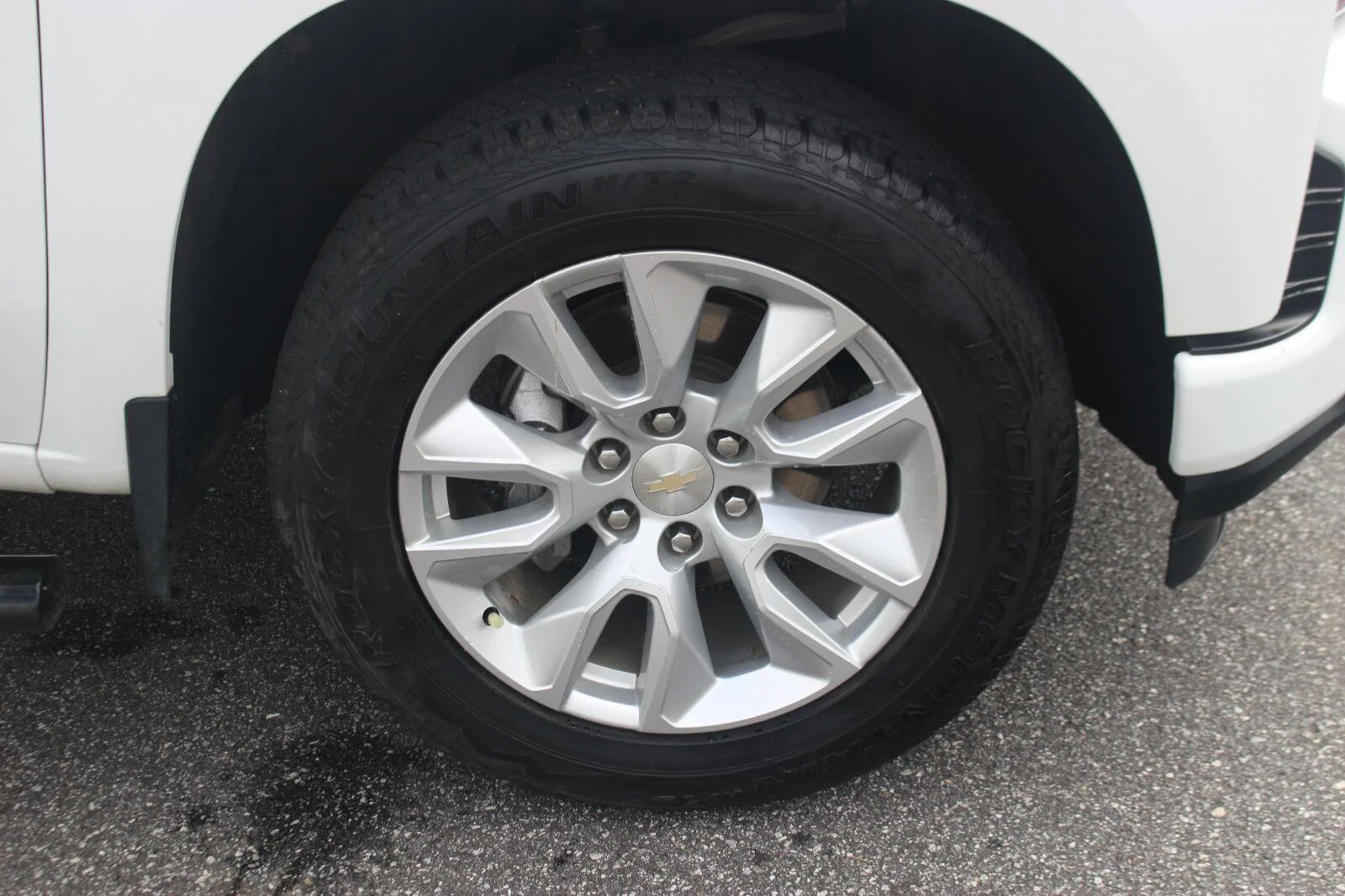 Used 2022 Summit White Chevrolet Custom image 30