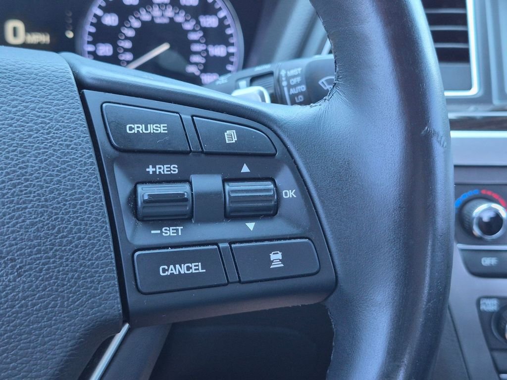 Used 2016 Black Hyundai 3.8 image 17