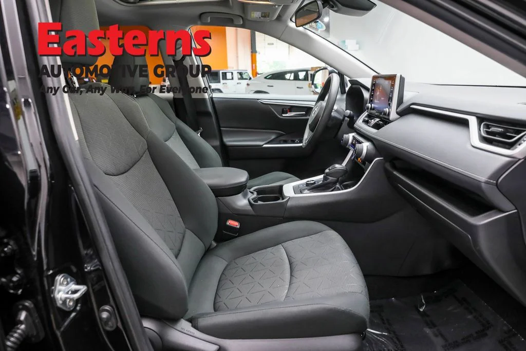 Used 2021 Black Toyota XLE image 21
