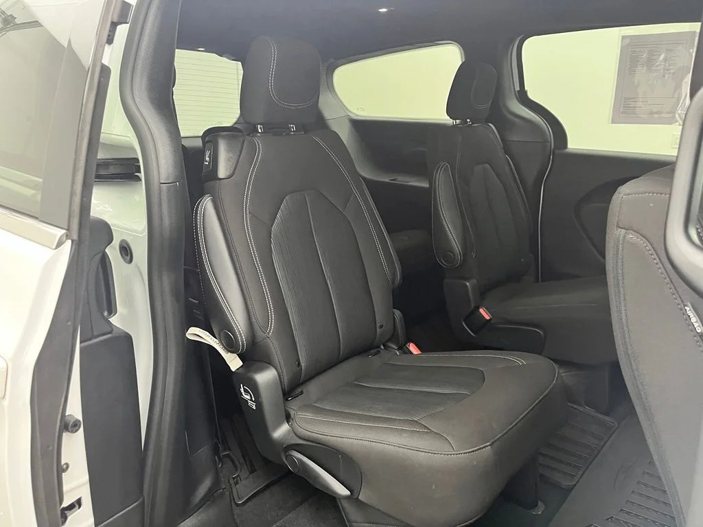 Used 2023 White Chrysler Touring image 32