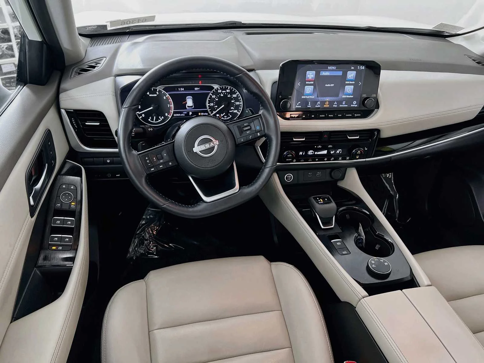 Used 2023 Pearl White Tricoat Nissan SL image 24