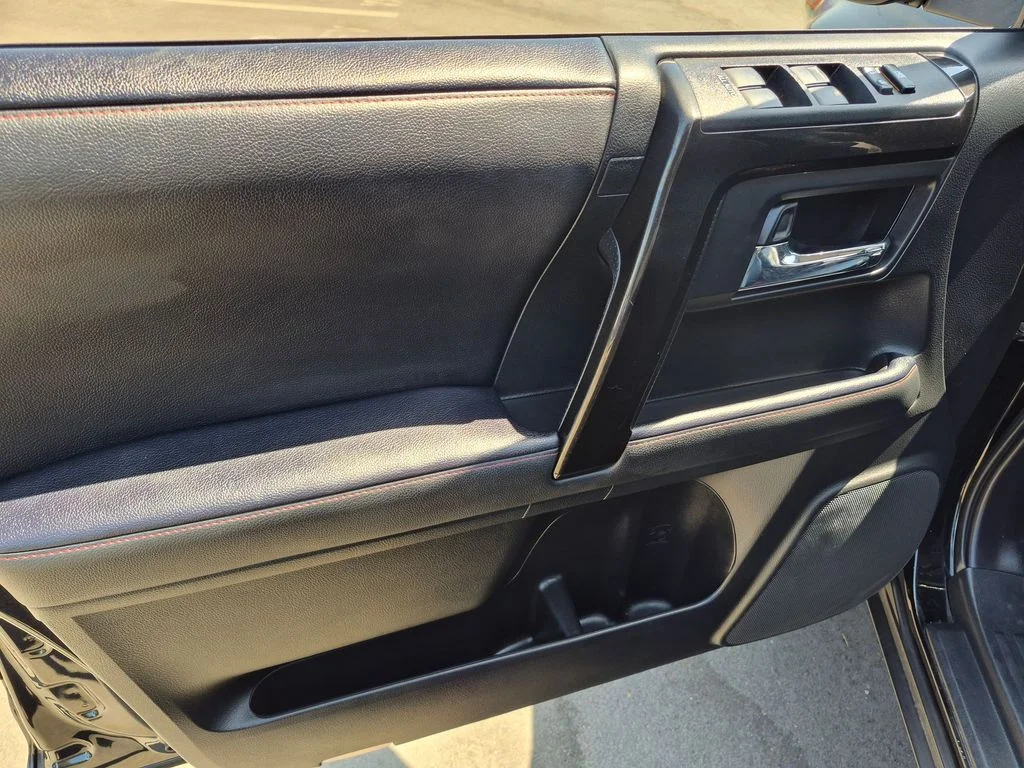 Used 2020 Black Toyota Venture image 14